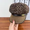 Boina Retro Americana con Estampado de Leopardo y Pico de Pato para Mujer, Estilo Británico Primavera y Otoño, Circunferencia de Cabeza Grande, Gorra de Periodista Newsboy Pintor que Adelgaza el Rostro