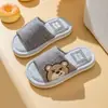 Chinelos de desenho animado para pais e filhos atacado para casa linho verão antiderrapante uma família de três coelhos ursos um esfregão de chão de algodão e linho lote