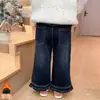 Pantalones de Peluche para Niña Otoño/Invierno 2026 Estilo Nuevo Jeans para Niños Pantalones Cálidos de Pierna Recta Larga para Bebé Micro-campana