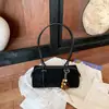 Bolsa de Pelúcia Camurçada Feminina 2026 Nova Outono Retro Milanesa para o Trabalho Bolsa de Ombro Único Moda Versátil Bolsa de Axila