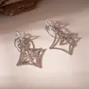 Pendientes de Plata Recubiertos de Oro Real de 18K con Aguja de Plata, Diseño de Rombo con Flor Hueca, Pendientes Ligeros de Lujo de Gama Alta, Pendientes Transfronterizos Europeos y Americanos para Mujer