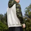 Sudadera para Hombre 2025 Otoño e Invierno Nuevo Color Combinado con Capucha Estilo Retro Americano Tendencia Camuflaje Sudadera para Hombre Venta al por Mayor