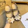 Accesorios para zapatos de ballet con estampado de leopardo DIY, estrellas de felpa adecuadas para zuecos, dijes de zapatos de moda y versátiles, hebillas decorativas de Gato KT