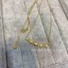 Collar de Miel Shangmei CNC de Alta Gama para Mujer con Mitad Diamantes y Mitad Diamantes con Cara Sonriente Colgante Pequeño de Miel para Clavícula para Mujer