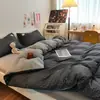 Juego de cuatro piezas de algodón lavado con agua pura, amigable con la piel, calidad para dormir sin ropa, juego de tres piezas de sábana, funda de edredón, cubierta de colchón para cama de dormitorio pequeño 4