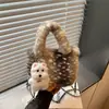 Bolso de Mano Peludo de Alta Gama Transfronterizo para Mujer Nueva Tendencia Otoño/Invierno 2026 Lindo Peluche Versátil Bolso de Hombro Cruzado