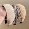 Diadema retorcida con pedrería negra, lujo ligero y artesanía exquisita, diadema estrellada que hace que la cara se vea más pequeña, accesorio para el cabello versátil para el uso diario