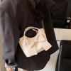 Bolsa de Ombro Bow Underarm Bucket Bag 2025 Primavera e Verão Novo Design de Nicho Bolsa Transversal com Corrente Bolsa Feminina Fashion