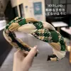 Diadema Retorcida Tejida para Mujer, Pinza para Flequillo de Temperamento Simple, Diadema Versátil Negra para Lavado de Cara y Salir con Calavera en la Parte Superior
