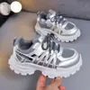 2026 Novo Outono Sapatos Casuais de Pai para Crianças Meninas e Meninos, Tênis Versáteis de Couro e Malha da Moda para Crianças Mais Velhas