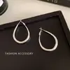 Brincos de argola lisos em formato de gota d'água, estilo coreano, com acabamento fosco, para mulheres. Brincos versáteis, elegantes e simples, perfeitos para qualquer ocasião.