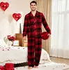 Nuevo conjunto de pijama casual de moda a cuadros con solapa de manga larga estilo navideño europeo y americano para familia, padre e hijo 2630