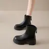 Botas Chelsea estilo Martin off-white com corte em V para mulheres, novo estilo 2026, salto grosso, botins elásticos para outono e inverno, botas Chelsea de salto alto estilo britânico