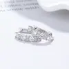Plata de ley S925 2025 nuevos aretes simples de moda con temperamento, fila única de diamantes, joyería para orejas versátil de lujo ligero