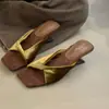 Pantuflas Únicas de Tacón Alto 2026 Elegantes Francesas Únicas Sandalias de Cuña con Pliegues de Terciopelo de Punta Abierta
