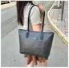 Bolsa Tote Casual Grande de Alta Qualidade para o Dia a Dia Novo Modelo Verão 2025 Estudante Aula Grande Capacidade Simples Moderna