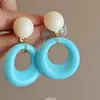 Pendientes Modernos Retro Estilo Hong Kong de los 80 en Contraste Crema y Azul para Mujer, Pinzas para Orejas Exageradas Frescas con Estilo, Discos de Espiral Antimosquitos