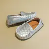 Zapatos casuales infantiles estilo coreano 2026 primavera y otoño nuevos mocasines sin cordones para niños pequeños y niños, zapatos tipo gorro cosidos de moda