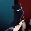 Botines de Tacón Alto Puntiagudos para Mujer en Otoño e Invierno Estilo Nuevo Tacón de Aguja Pedrería Una Línea con Cremallera Lateral Gamuza Elegantes Versátiles Botas de Moda