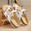 Fornecimento de Fábrica 2026 Novas Sandálias de Cortiça Femininas Sandálias Masculinas Modernas Sapatos de Praia para Casal Em Estoque Atacado