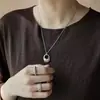 Colar de Seda Dupla Camada Estilo Francês, Moda Minimalista de Nicho, Pingente com Design Personalizado, Luxo Leve, Pingente Versátil para Mulheres
