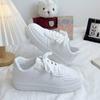 Tênis Novo Estilo 2024 Estilo Coreano Retrô Branco com Cadarço Sola Grossa Estilo College Esportivo Sapatos Brancos para Mulheres