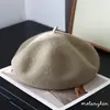 Boina de lana de alta calidad, que queda bien, para mujer, color liso, versátil, elegante y hace que la cara parezca más pequeña, parecida a un gorro de calabaza