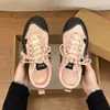 Design retrô de nicho, sapatilhas que aumentam a altura, nova coleção outono 2026 feminina, tênis estilo Forrest Gump, sapatos casuais de sola fina