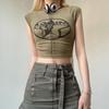 Camiseta Feminina Retrô Americana com Estampa de Estrelas e Letras, Manga Curta, Ombro Direito, Estilosa, Verde Militar, Top Curto Slim