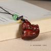 Llavero con colgante de bolso de estudiante Fuwa con tallado de sándalo rojo, cabalgando el viento y las olas, cadena para teléfono móvil, joyería colgante para hombres y mujeres, regalo moral
