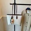 Bolso de Moda de Gran Capacidad con Aspecto de Alta Gama para Mujer 2026 Nuevo Bolso de Mano de Moda Bolso Tote para el Trabajo y el Trayecto de un Solo Hombro Tendencia