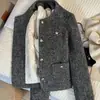 Chaqueta corta nueva, gruesa, acolchada, color gris, estilo francés, un abrigo corto chic y elegante para invierno, con forro interior cálido