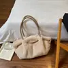 Nova Bolsa de Pelúcia Fofa Outono/Inverno 2026 Moda Feminina Bolsa Transversal Simples Bolsa de Ombro Único Portátil de Alto Valor Estético