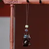 Llavero Colgante de Palo de Rosa Tallado de Dibujos Animados Gato Travieso Sándalo Verde Creativo Mascota Cadena para Teléfono Móvil Colgante Accesorio