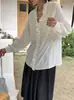 Camisa de Estilo Parisino Francés de Alta Gama con Cuello en V de Pétalo y Botones para Mujer, Nueva Colección de Primavera, Camisa Texturizada y Única Zif