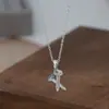 Cadena Clavicular Elegante para Mujer con Baño de Oro Real y Circonia Microincrustada, Collar de Uña Cruzada con Diseño de Nicho, Exquisita Cadena para Suéter