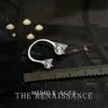 Destello Explosivo~Anillo Vintage de Zirconia Doble Cabeza para Mujer Diseño de Nicho Lujo Accesible Anillo para Dedo Índice Joyería de Mano de Apilamiento de Gama Alta para Mujeres