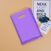 Bolsa de mano para ropa bolsa de regalo gruesa con remaches bolsa de cosméticos bolsa de embalaje con remaches hecha bolsa de plástico impresa con LOGOTIPO