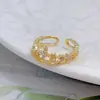 Anillo Abierto Simple de Zirconia Cuadrada y Gota de Agua Bañado en Oro Real Anillo para Dedo Índice de Lujo Ligero de Gama Alta con Temperamento Moda Joyería de Mano para Mujeres