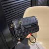 Bolsas Pequenas da Moda deste Ano para Mulheres, Versátil para o Verão, Nova Bolsa Transversal da Moda 2026, Bolsa Quadrada Pequena Popular Acolchoada de Ombro Único