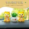 Adorable dragón del zodiaco con cabeza que se mueve, mascota celebridad de internet, figura de resina, adorno para tablero de coche, decoración para coche nuevo