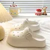 Estilo Birkenstock Simples e Versátil Crocs de EVA para Acampamento ao Ar Livre no Verão para Caminhar e Fazer Compras sem Cansar os Pés