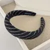 Faixa de Cabeça com Coroa Alta para Mulheres, Novo Estilo com Toque de Luxo, Faixa de Cabelo Larga Versátil para Sair, Acessório de Cabelo para Lavar o Rosto