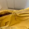 Bolso de dumplings de nicho estilo ins nuevo para mujer, bolso versátil de hombro y cruzado estilo casual universitario para mujer