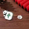 Broche Panda Fofo Desenho Animado Estilo Chinês Insígnia Animal para Bolsa Acessórios de Decoração para Roupas Broche de Pin com Corrente de Panda Gigante