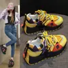 28136 Nuevos Zapatos Casuales de Nicho Otoño 2025 Color Pato Mandarín Versátiles Zapatos de Papá Deportivos Zapatos Forrest Gump Tendencia para Mujer