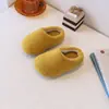 Pantuflas cálidas de algodón con forro de lana de cordero estilo coreano para niñas, colección otoño/invierno 2026, zapatos estilo Birkenstock de colores caramelo para niños