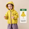 Chaqueta con Capucha Bloque de Color Cortavientos para Niños Tong Bei Personalización Reemplazar Etiquetas Colgantes Niños y Niñas En Stock Personalización en Lotes Pequeños