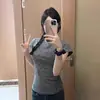Camiseta Gris de Puntos Manga Corta Ajustada para Mujer, Nuevo Modelo Verano 2026, Top Único de Gama Alta Estilo Miu