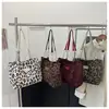 Bolso de Hombro para Mujer con Estampado de Leopardo Retro, Nuevo Estilo Coreano, Bolso de Mano Moderno y Versátil, Bolso Tote para Viajes, Venta al por Mayor para Mujeres